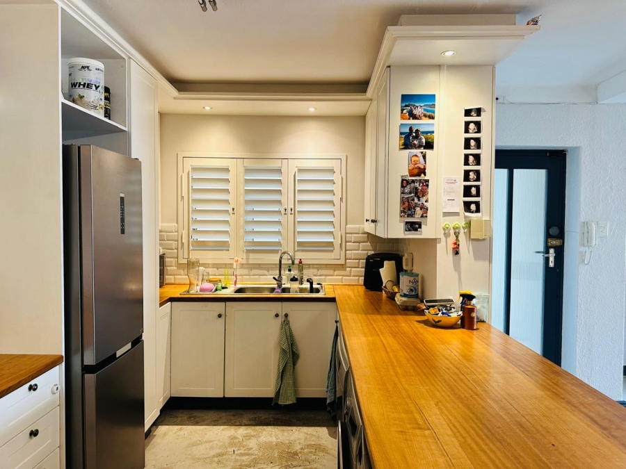 3 Bedroom Property for Sale in Sea Point Western Cape